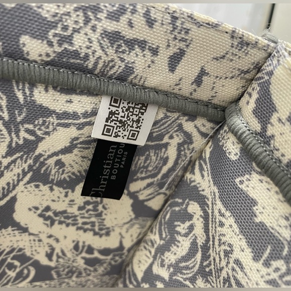 CHRISTIAN DIOR Canvas Embroidered Large Dioriviera Toile De Jouy Blue Book Tote - Picture 15 of 16